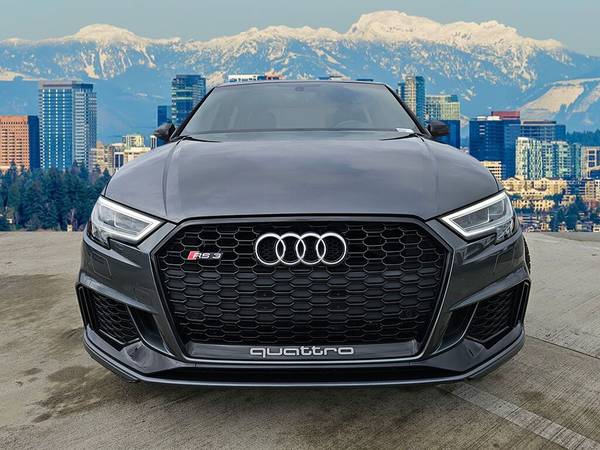 Audi RS 3 with VIN: WUABWGFF6KA900204