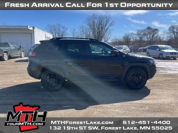 Jeep Cherokee with VIN: 1C4PJMBX9ND540315