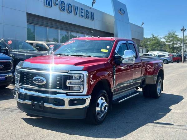 Ford F-350 Super Duty with VIN: 1FT8X3DM5PEE15552
