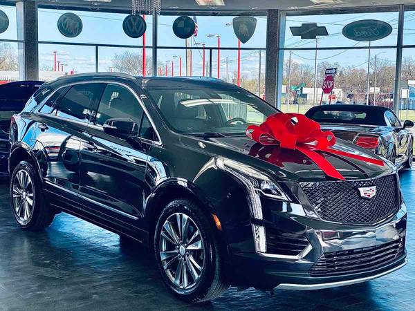 Cadillac XT5 with VIN: 1GYKNDRS4SZ100696