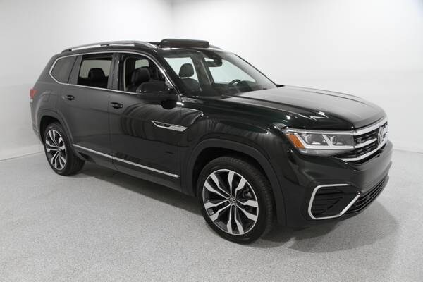 Volkswagen Atlas with VIN: 1V2FR2CAXMC610779