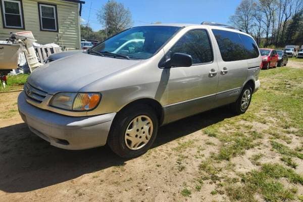 2002 Toyota Sienna CE