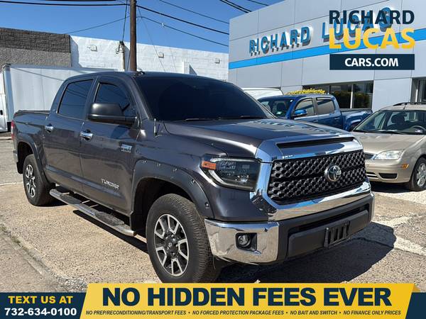 Toyota Tundra with VIN: 5TFDY5F14KX788833
