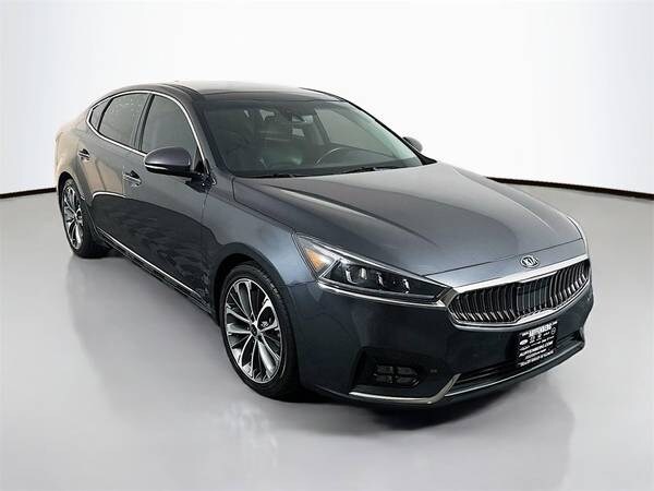 Kia Cadenza with VIN: KNALC4J19K5173411