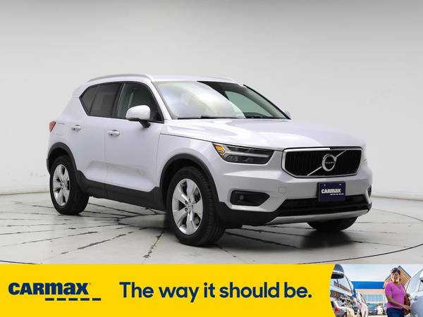 Volvo XC40 with VIN: YV4AC2HK3M2572314