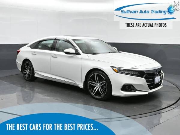Honda Accord with VIN: 1HGCV2F91NA014038