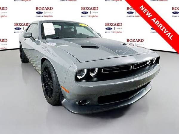 Dodge Challenger with VIN: 2C3CDZFJ6JH270535