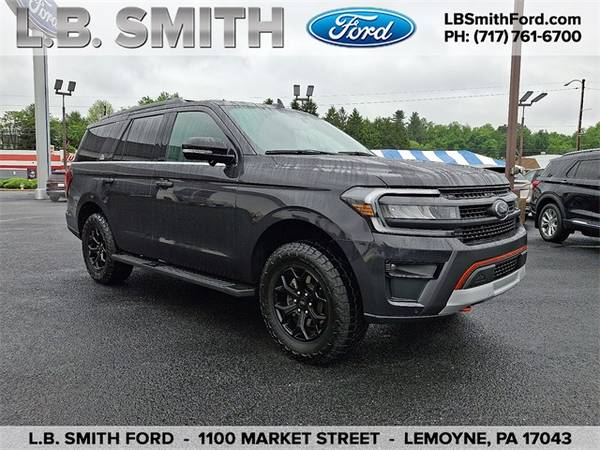 Ford Expedition with VIN: 1FMJU1RT4NEA10290