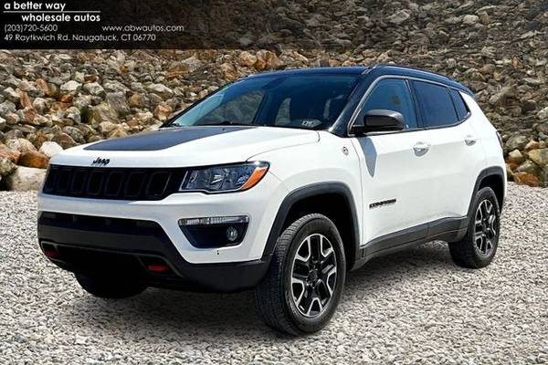 Jeep Compass with VIN: 3C4NJDDB1KT723237