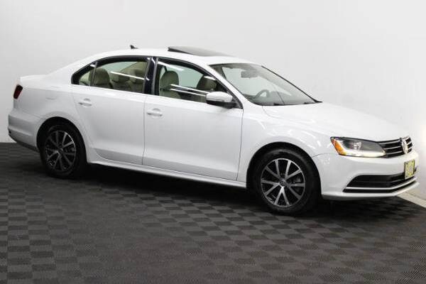 Volkswagen Jetta with VIN: 3VWDB7AJ2HM277752
