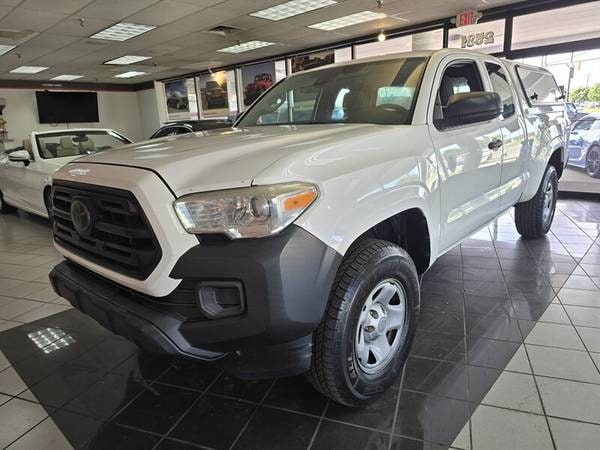 Toyota Tacoma with VIN: 5TFRX5GN5JX122797