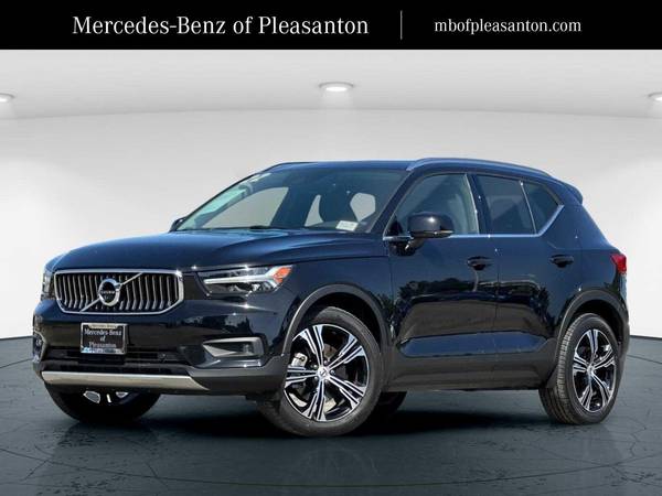 Volvo XC40 with VIN: YV4162UL3N2723742