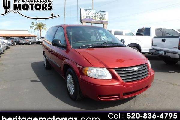 2007 Chrysler Town and Country Base