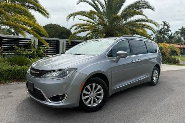 2017 Chrysler Pacifica Touring-L