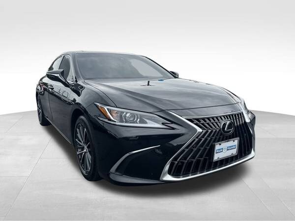 Lexus ES with VIN: 58ADZ1B13SU193912