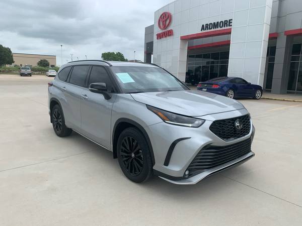 Toyota Highlander with VIN: 5TDKDRAH3RS529734
