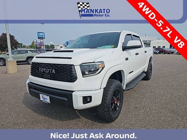 Toyota Tundra with VIN: 5TFDY5F19LX879081