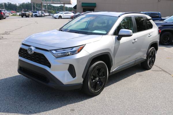 Toyota RAV4 Hybrid with VIN: 4T3RWRFV8NU077764