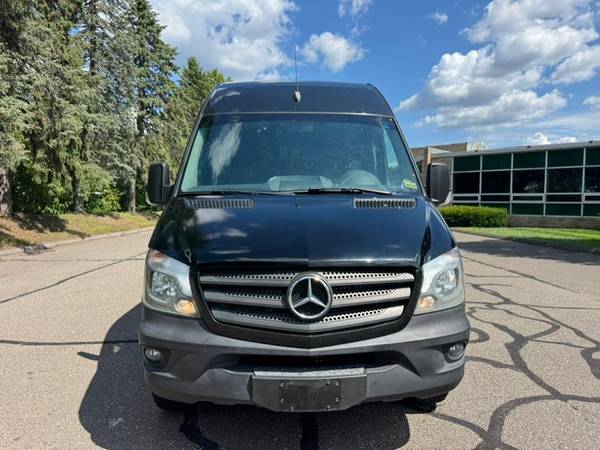 Mercedes-Benz Sprinter Worker with VIN: WD3PE7DD3GP307275