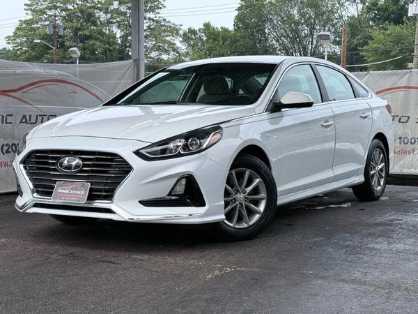 Hyundai Sonata with VIN: 5NPE24AF0KH797947