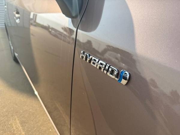 Toyota Prius v with VIN: JTDZN3EU5HJ070380