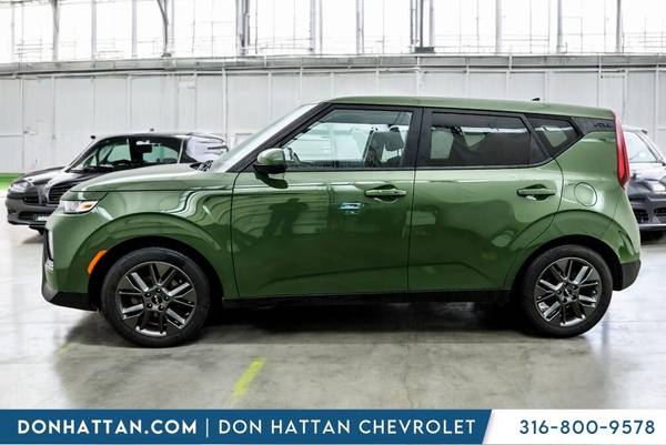 Kia Soul with VIN: KNDJ33AU1N7167271