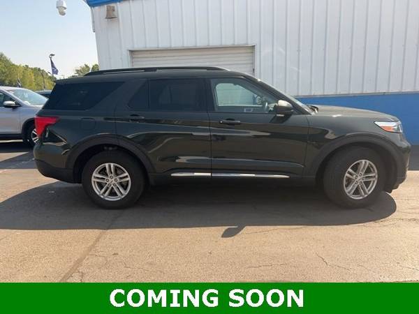 Ford Explorer with VIN: 1FMSK8DH8NGC18151