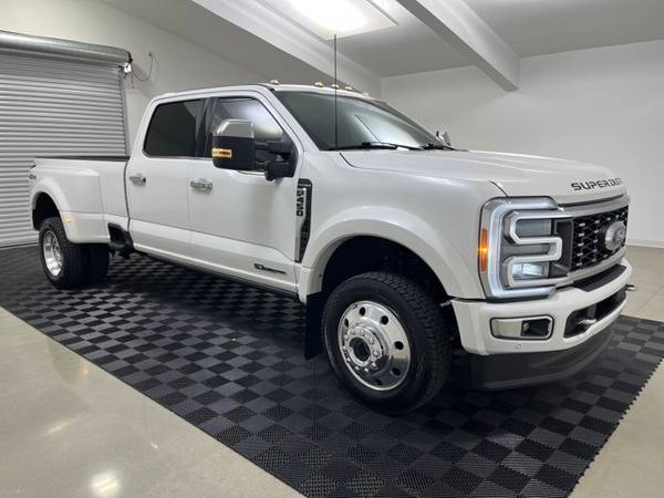 Ford F-450 Super Duty with VIN: 1FT8W4DTXPEC97918