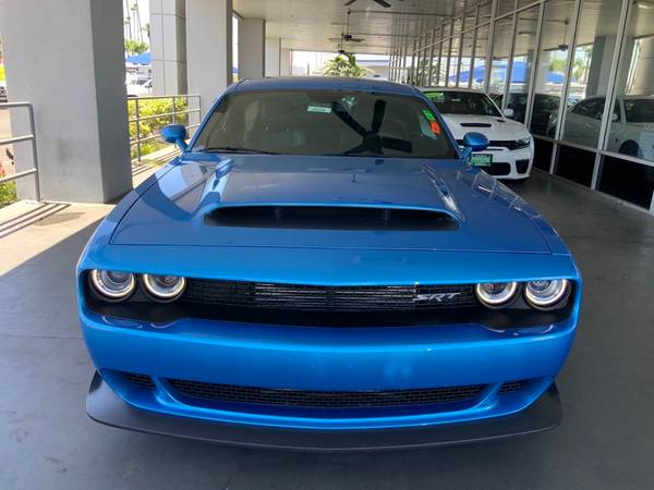 Dodge Challenger with VIN: 2C3CDZH98JH102561