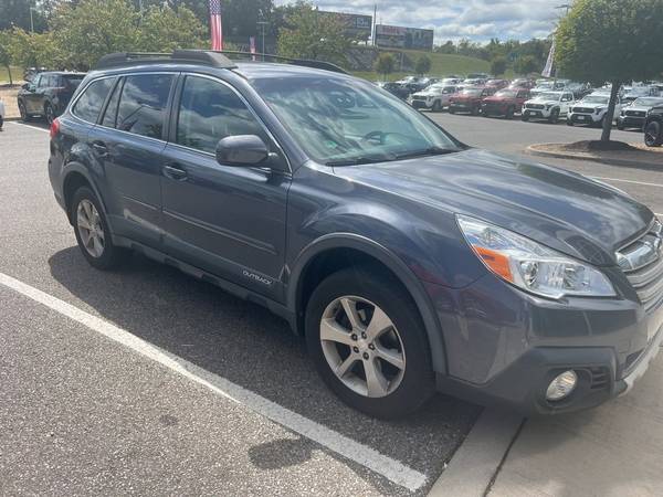 Subaru Outback with VIN: 4S4BRCLC2E3261783