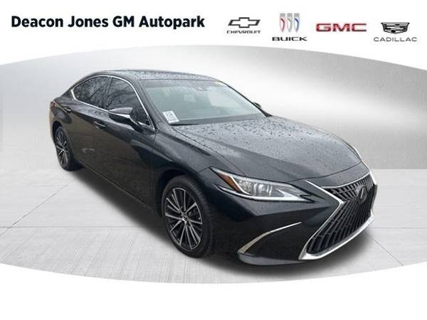 Lexus ES with VIN: 58ADZ1B13RU163142