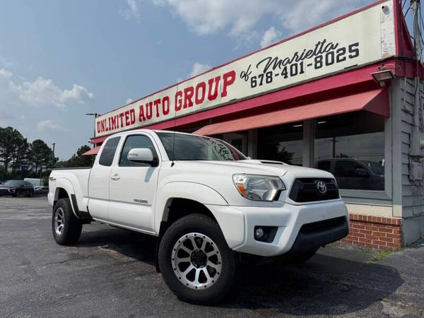 Toyota Tacoma with VIN: 5TFUU4EN6FX148350