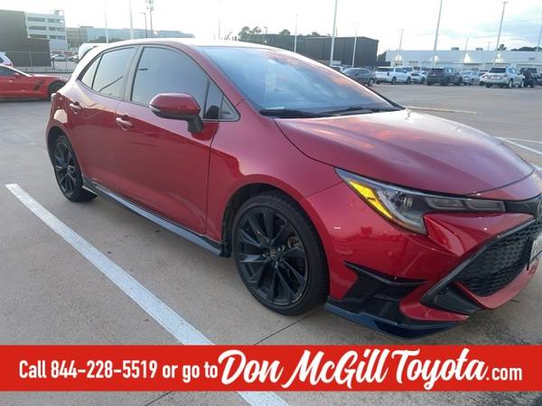 Toyota Corolla Hatchback with VIN: JTND4MBE2M3110909