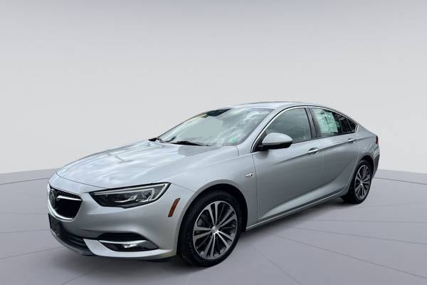 2018 Buick Regal Sportback Essence Hatchback