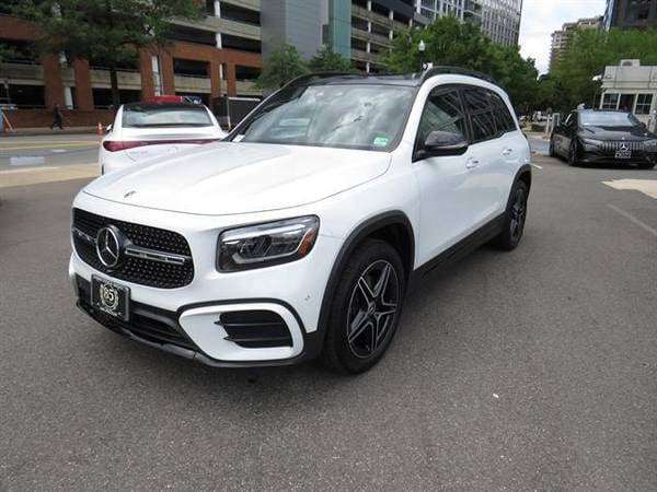 Mercedes-Benz GLB-Class with VIN: W1N4M4HB7RW358895