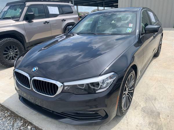 BMW 5 Series with VIN: WBAJA5C58JG899914