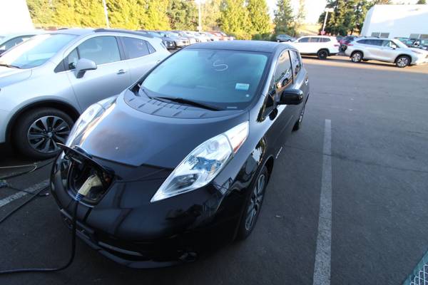 Nissan LEAF with VIN: 1N4BZ0CP8HC302417