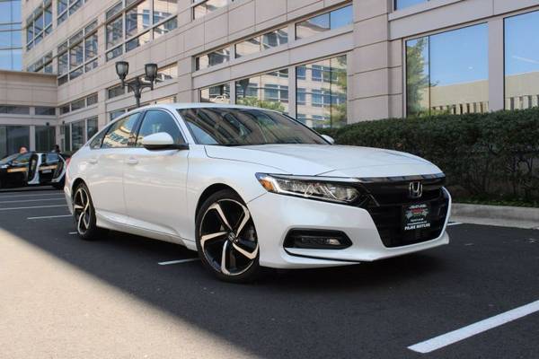 Honda Accord with VIN: 1HGCV1F35JA211732