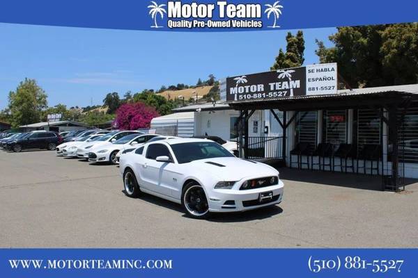 Ford Mustang with VIN: 1ZVBP8CF2E5233761