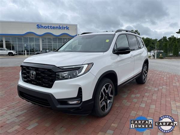 Honda Passport with VIN: 5FNYF8H03PB037155