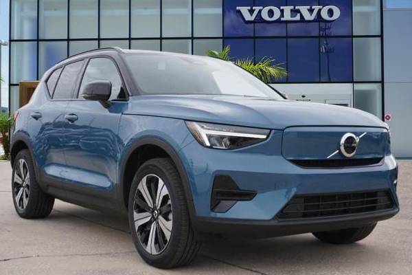 2023 Volvo XC40 Recharge Twin Pure Electric Core
