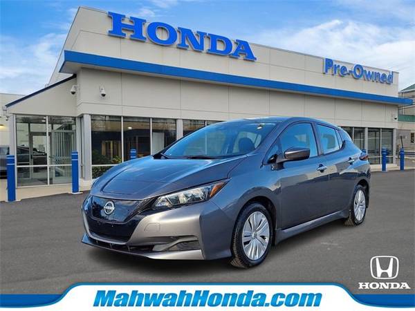 Nissan LEAF with VIN: 1N4AZ1BV1PC550766