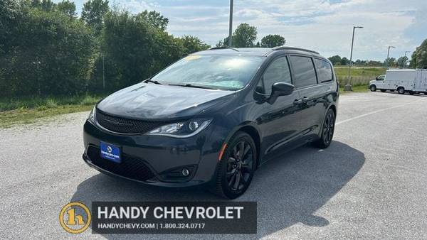 Chrysler Pacifica with VIN: 2C4RC1BG4KR634449