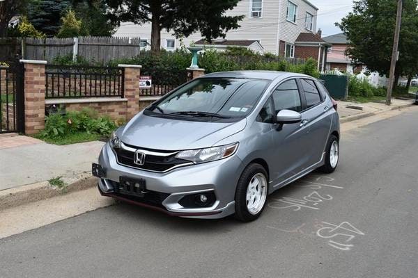 Honda Fit with VIN: 3HGGK5G62JM700781
