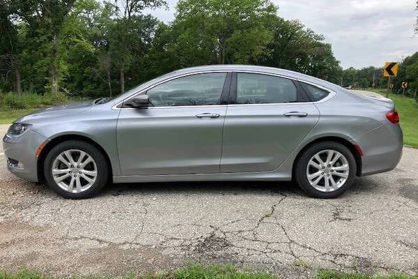 2016 Chrysler 200 Limited