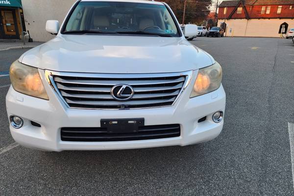 2011 Lexus LX 570 Base