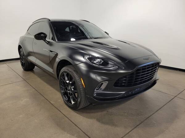 Aston Martin DBX with VIN: SD7VUJAW8NTV04160