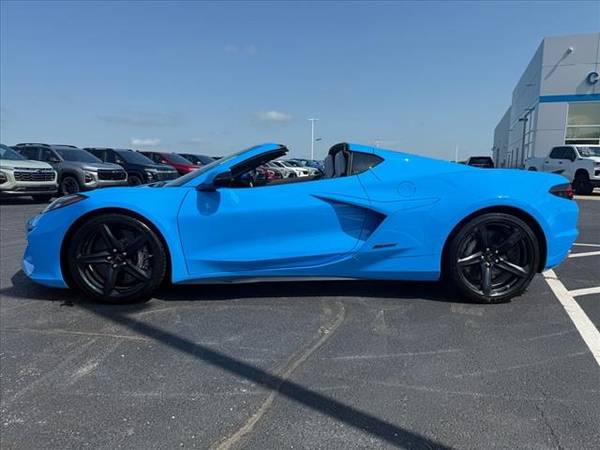 Chevrolet Corvette with VIN: 1G1YK2D41R5200125