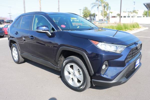 Toyota RAV4 with VIN: 2T3W1RFV5MW128198