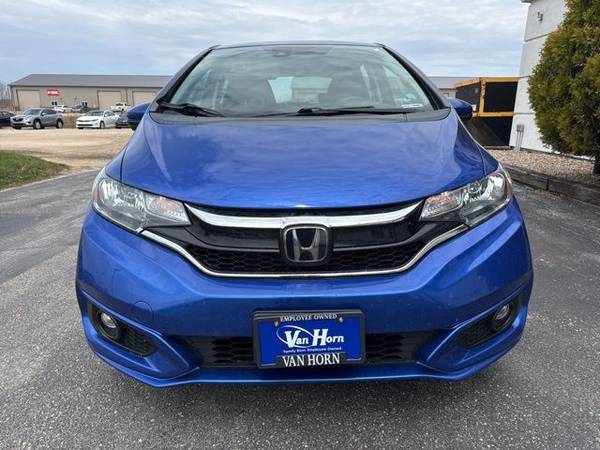 Honda Fit with VIN: 3HGGK5H89KM719667